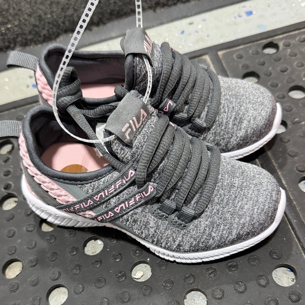 Fila Gray & Pink Knit Running Shoes